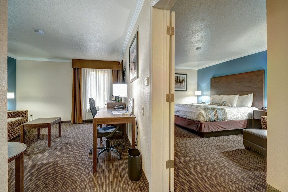 Фото Best Western Airport Albuquerque InnSuites Hotel & Suites