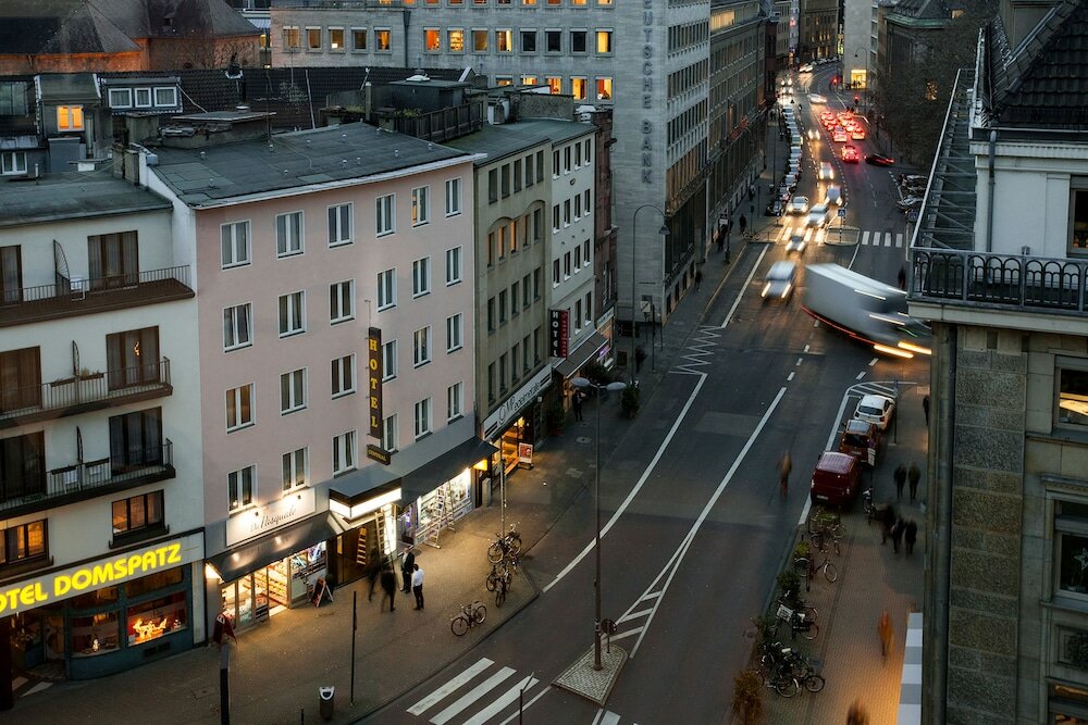 Фото Boutique 003 Koln am Dom