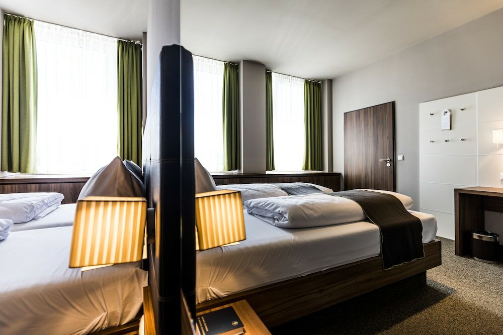 Фото RiKu Hotel Neu-Ulm