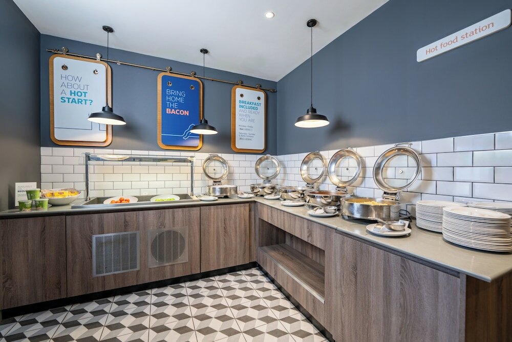 Фото Holiday Inn Express Aberdeen Airport, an Ihg Hotel