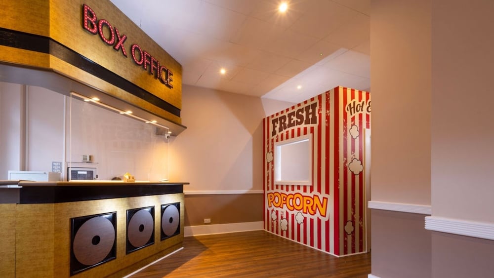 Фото Camden Deluxe Hotel