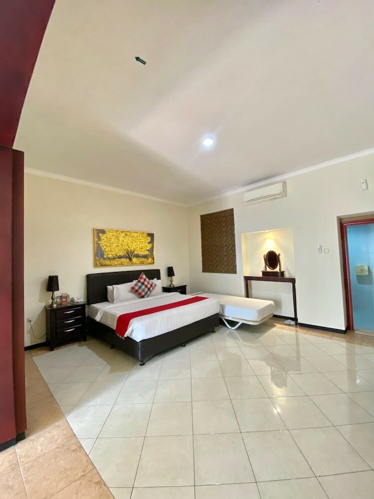 Фото Hotel Pelangi Malang