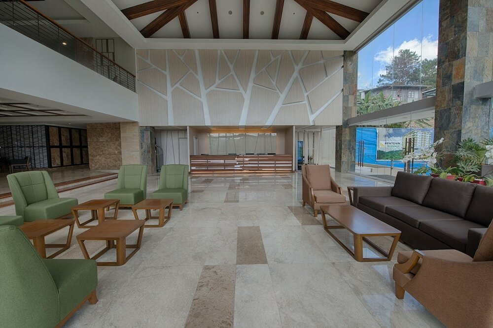 Фото Newtown Plaza Hotel