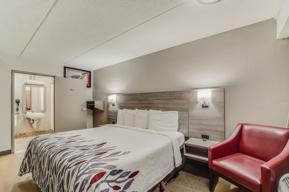 Фото Red Roof Inn Columbia East - Ft Jackson