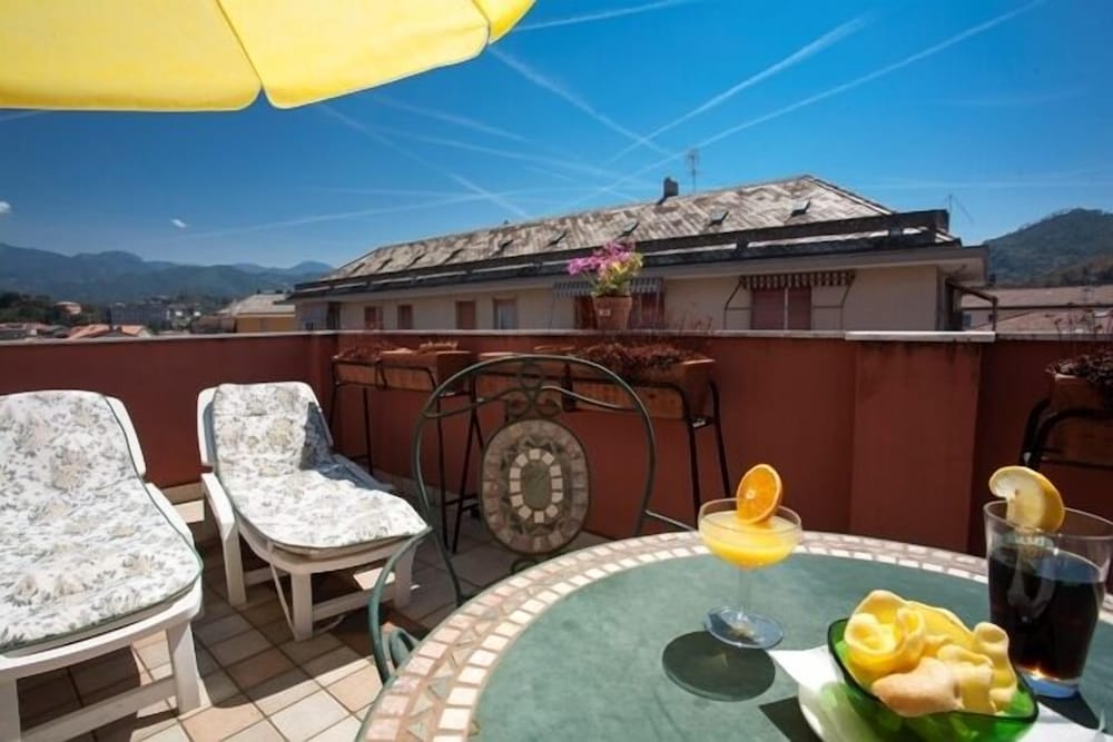 Фото Hotel Villa Rosa