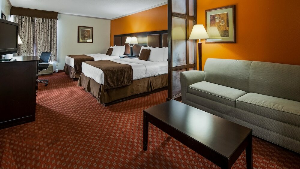 Фото Best Western Plus Lubbock Windsor Inn