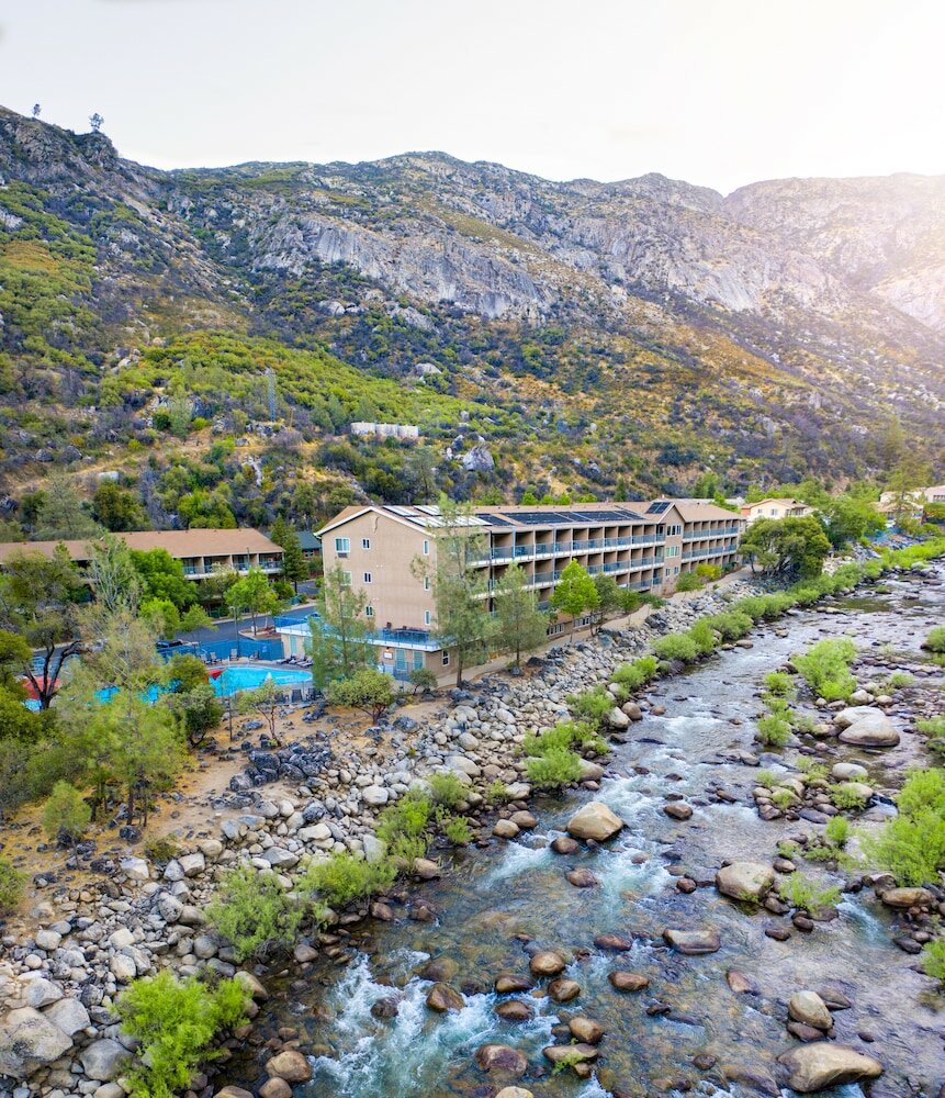 Фото Yosemite View Lodge