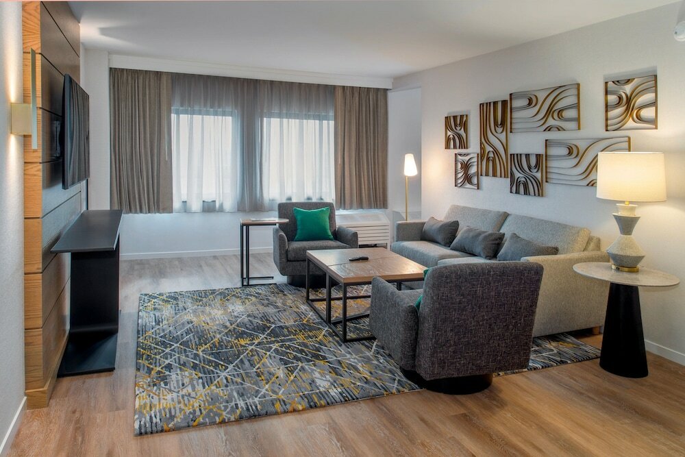 Фото Sheraton Westport Plaza Hotel St. Louis