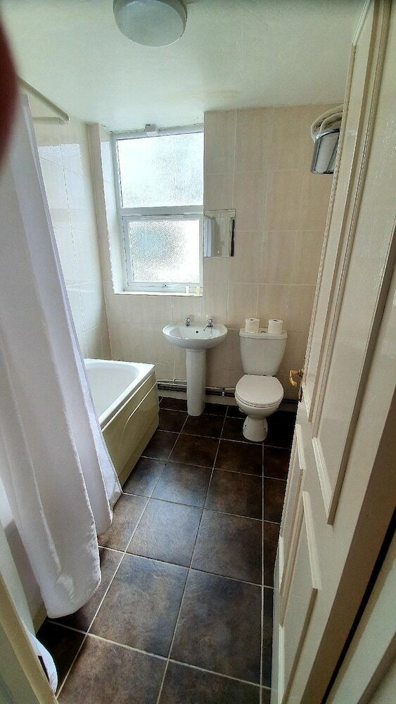 Фото Rivelyn Hotel