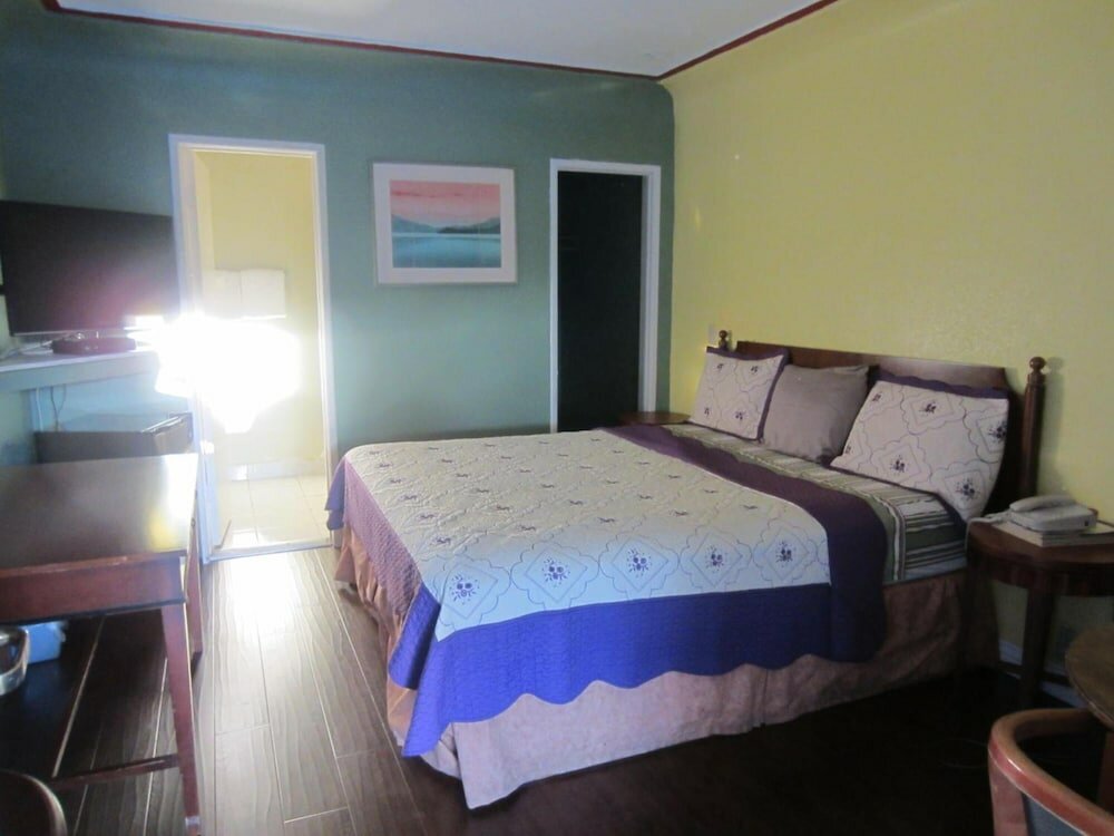 Фото Travel Eagle Inn Motel