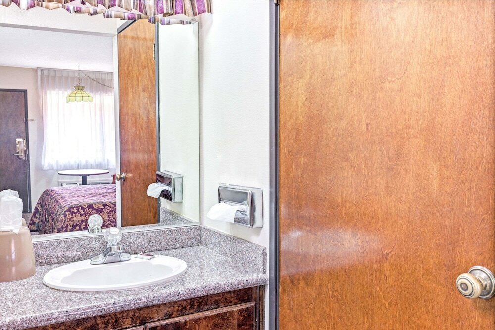 Фото Vantage Point Inn Woodland Hills