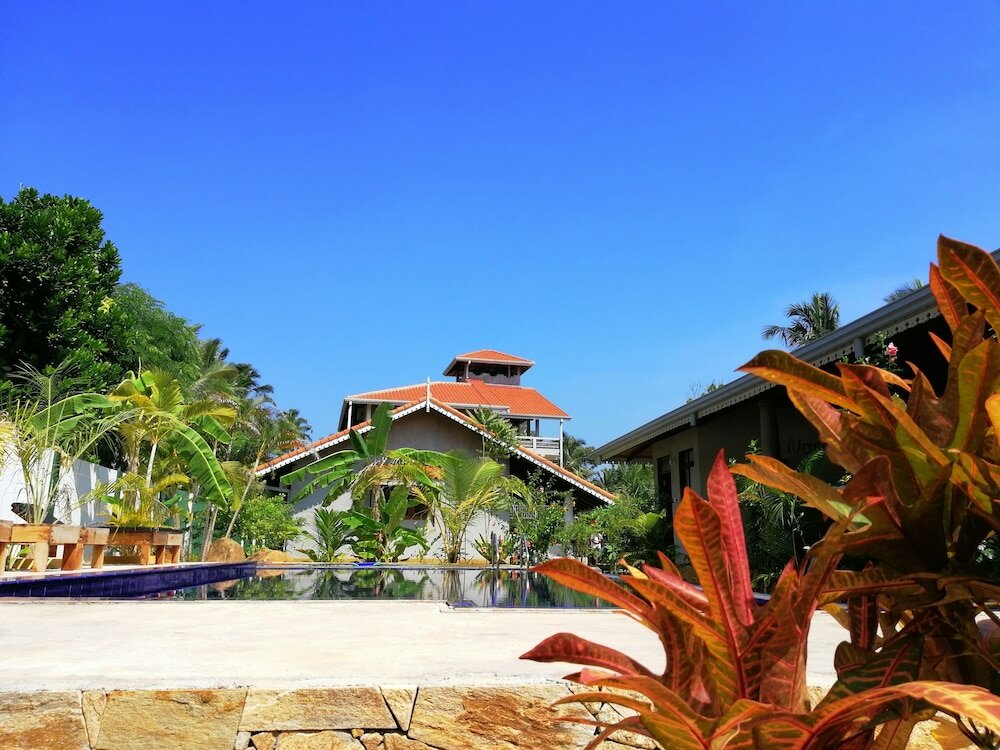 Фото Thambili cabanas