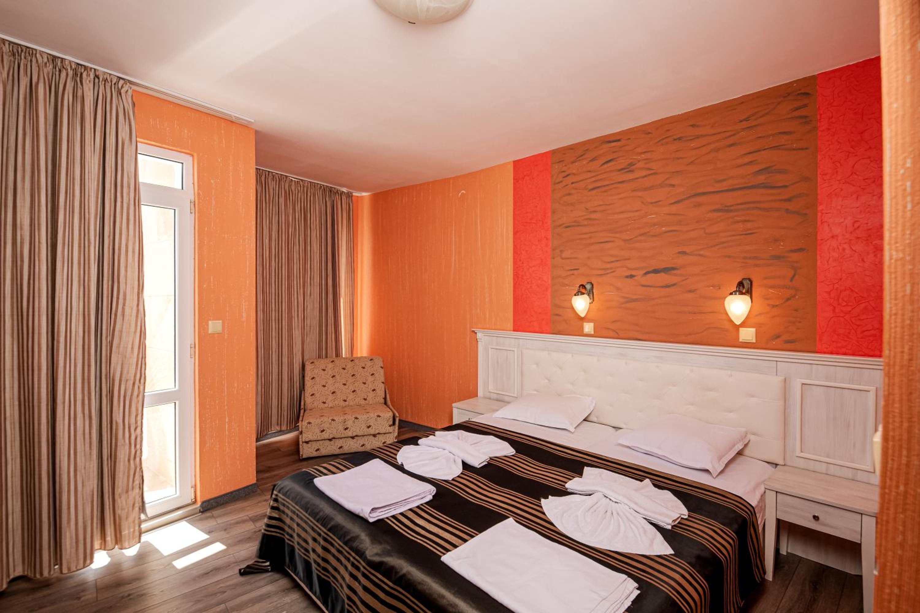 Фото Paros Hotel Pomirie Bulgaria