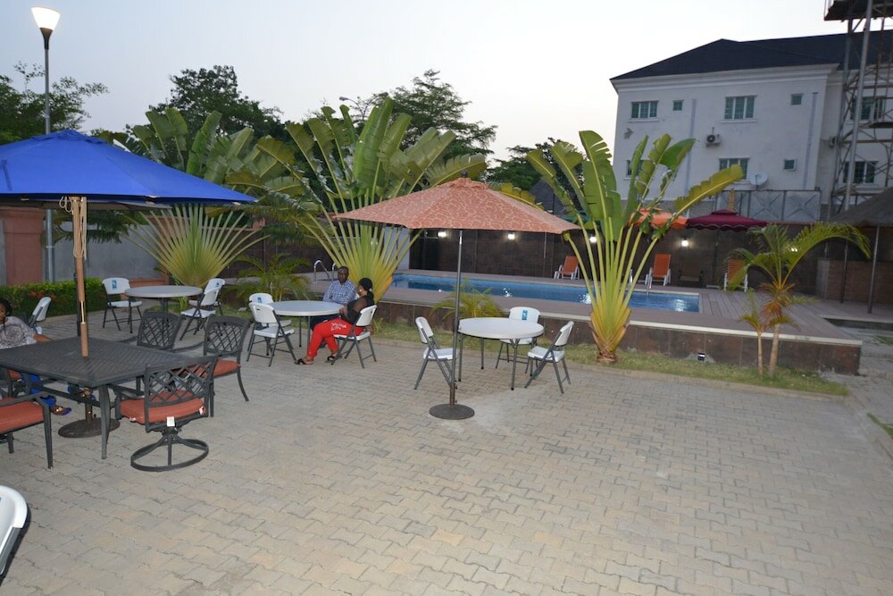 Фото Alphaplus Apartments