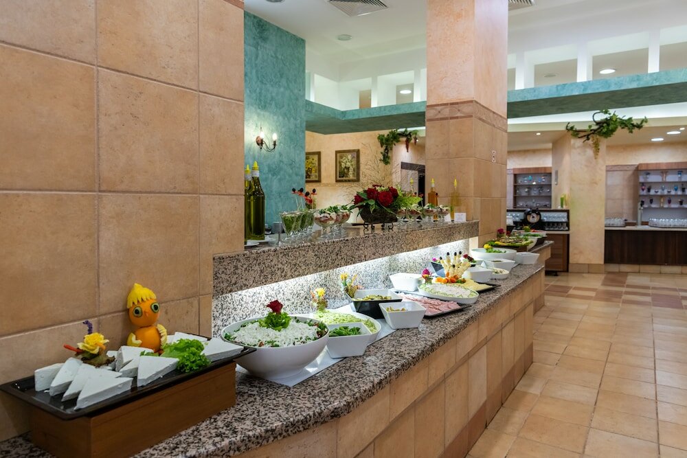 Фото Hotel Hrizantema