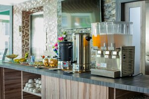 Гостиница Evergreen Suite Hotel