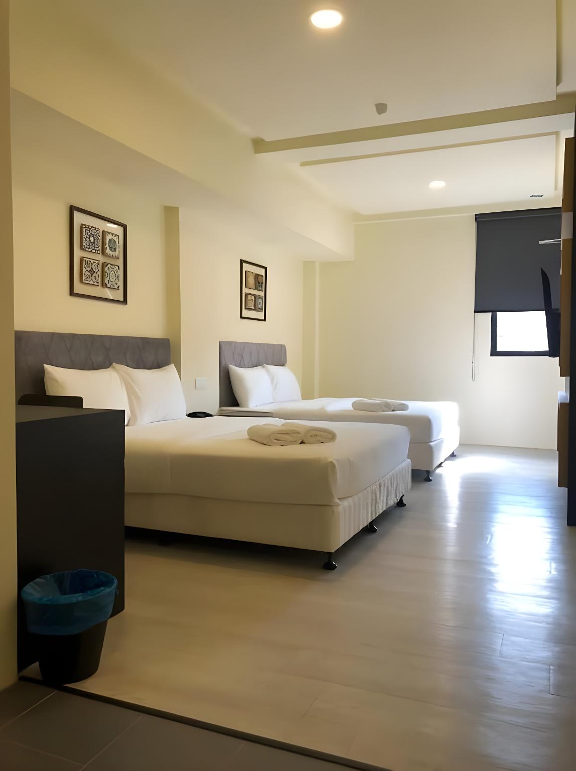 Фото Bishop Hotel