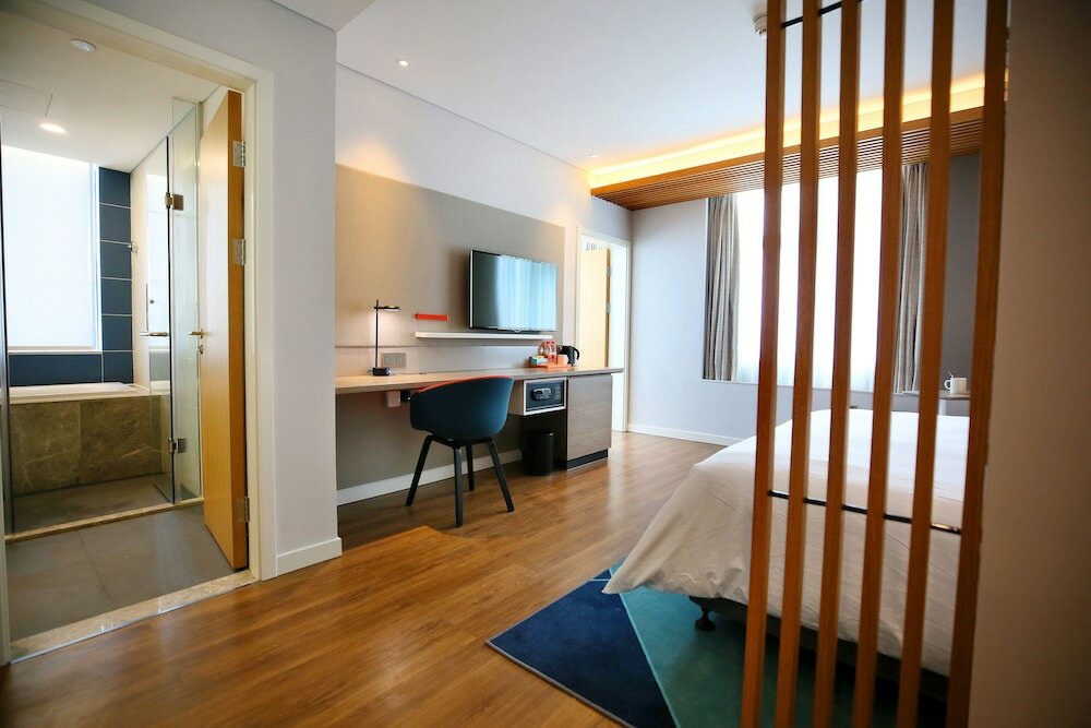 Фото Holiday Inn Express Chengdu North Railway Station