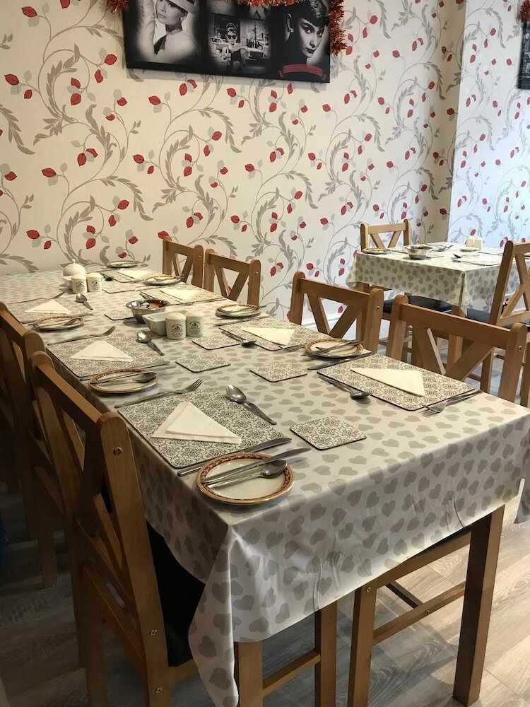 Фото Montgomery Hotel