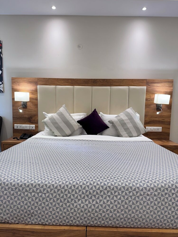 Фото Hotel Golf View Suites