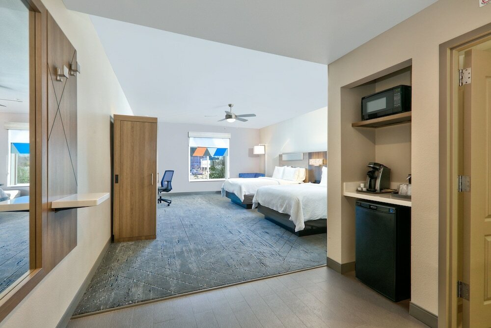 Фото Holiday Inn Express & Suites North Dallas at Preston, an Ihg Hotel