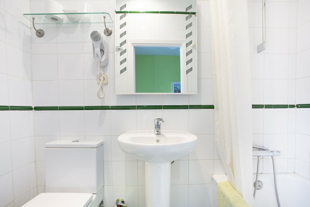 Фото Hostal Los Alpes