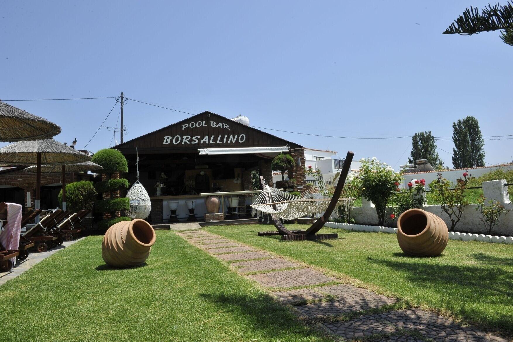 Фото отеля 2