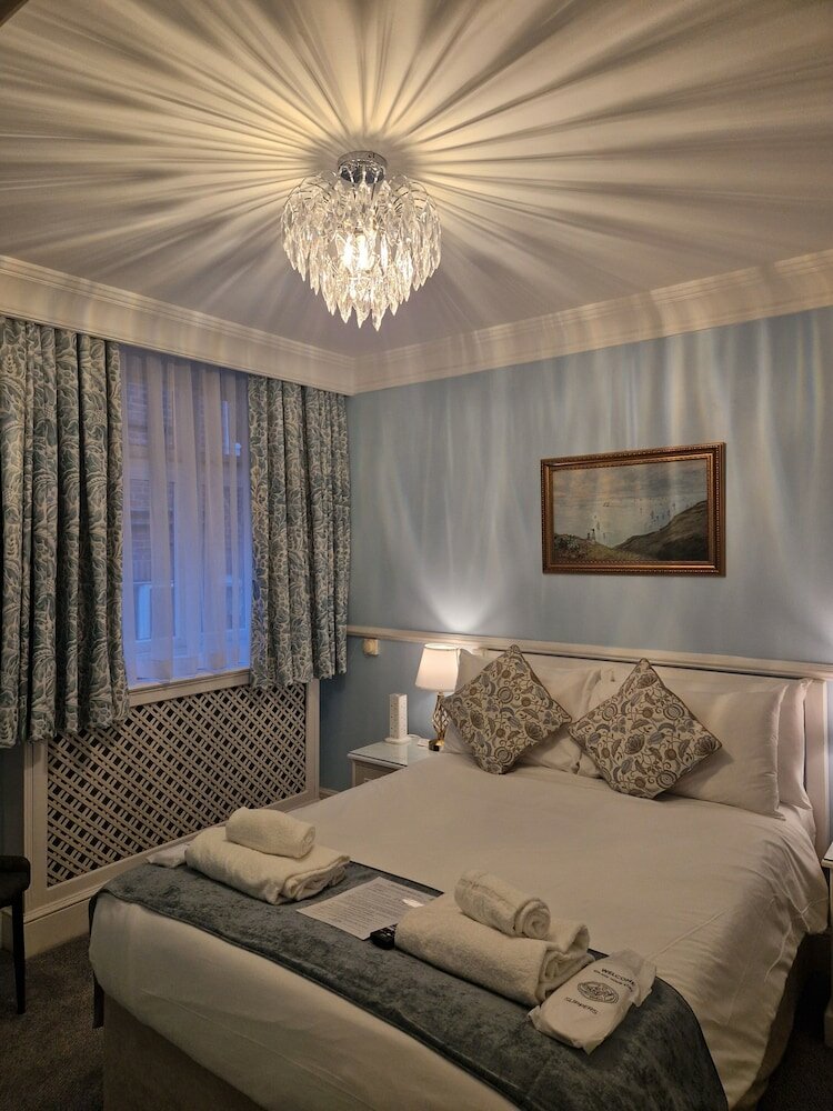 Фото St Margarets Hotel