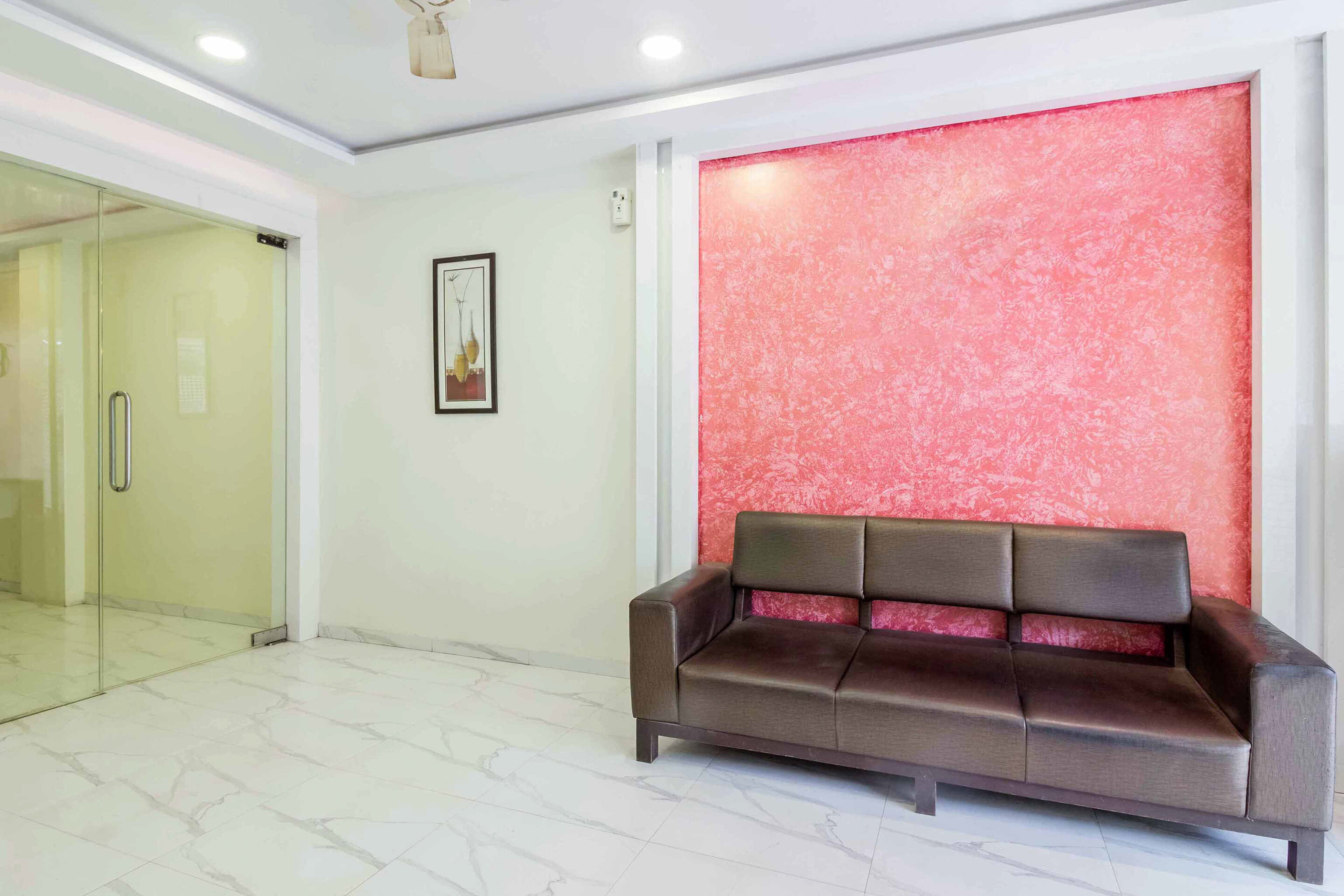 Фото Oyo 7407 Hotel Blue Sea