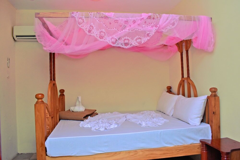 Фото Funguni Palace Hotel