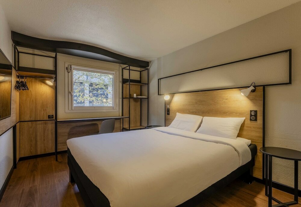 Фото B&B HOTEL Lille Roubaix Centre Grand-Place