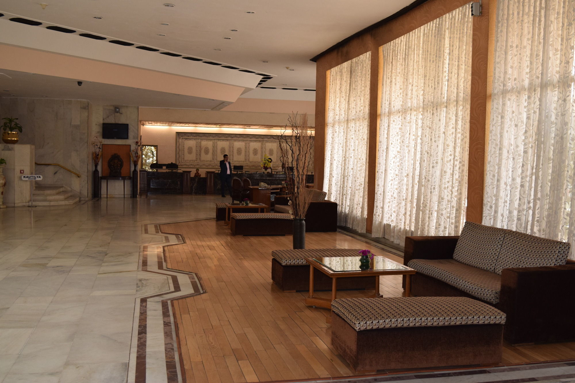 Фото Hotel Samrat Inn