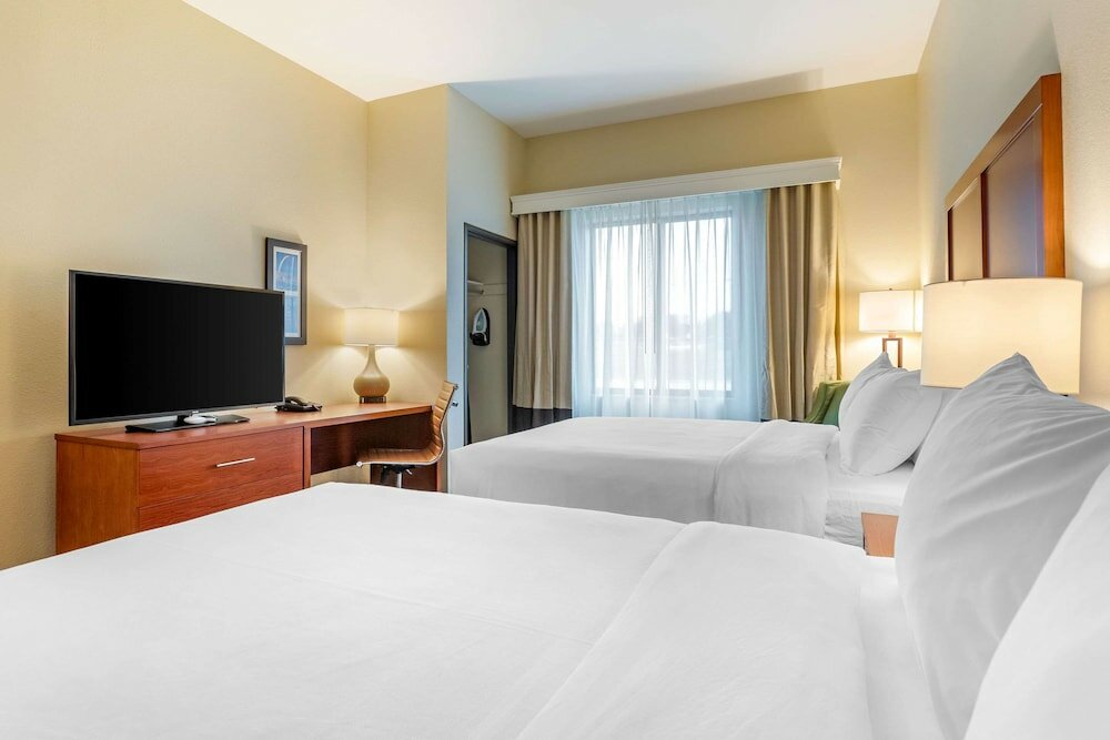 Фото Comfort Inn & Suites West Des Moines