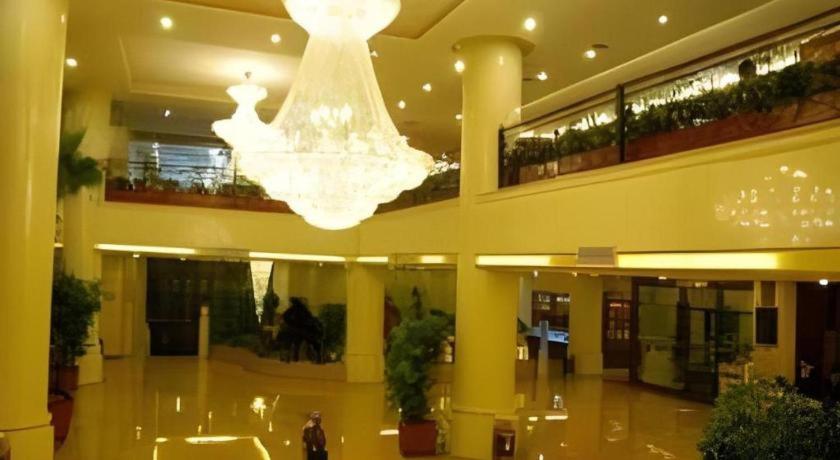 Фото Plateau Pearl Hotel Kunming Yongzhong Road