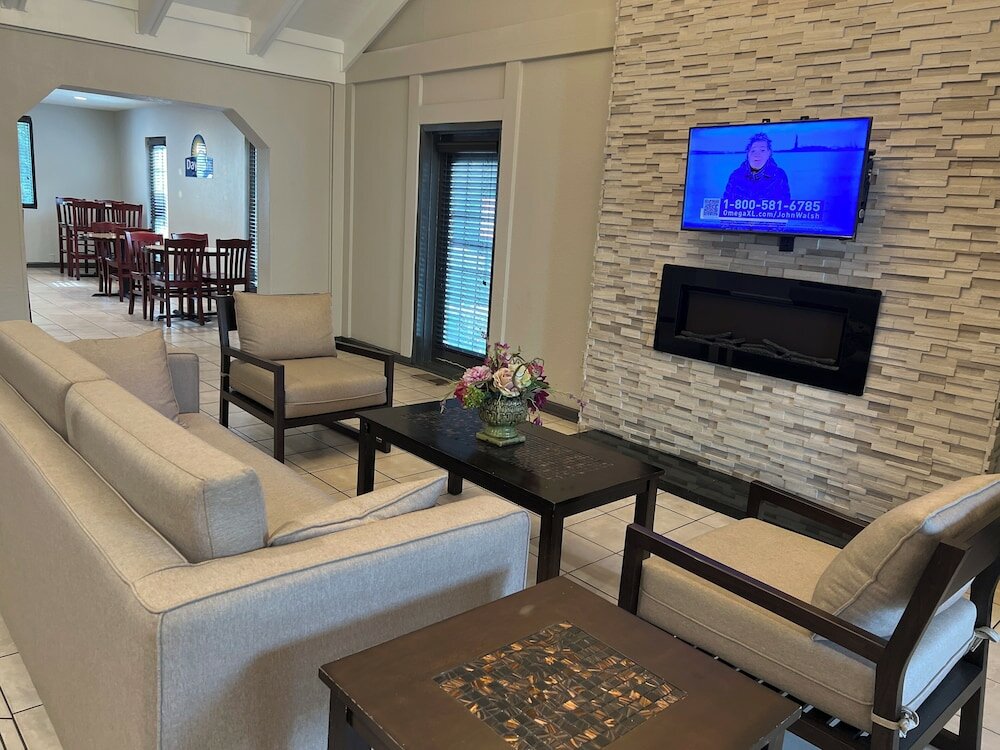 Фото Days Inn by Wyndham College Park Airport Best Road