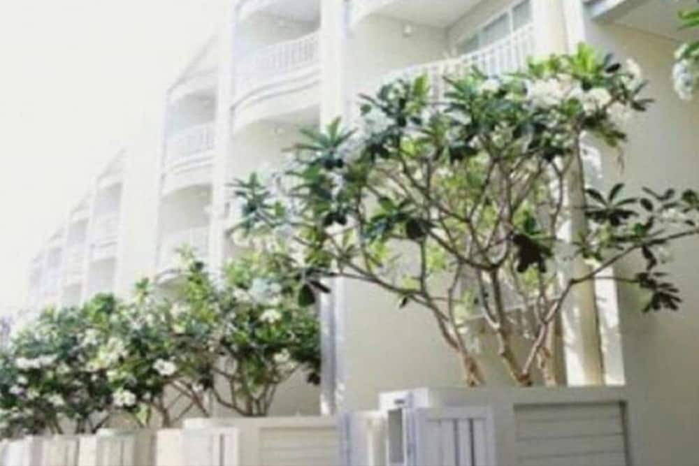 Фото Baan Sea Talay Service Apartment