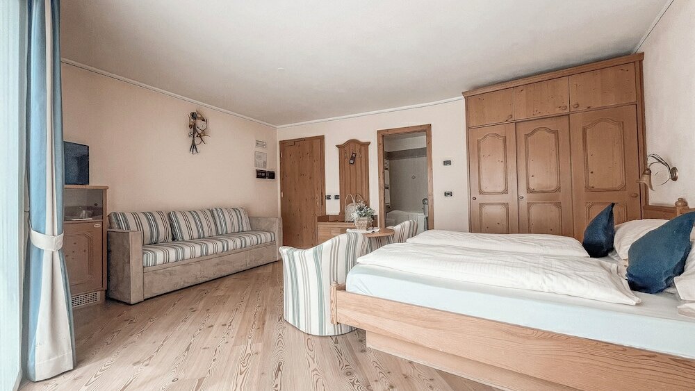 Фото Hotel Flora