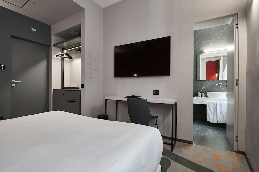 Фото MyTALE Creative Academy Hotel