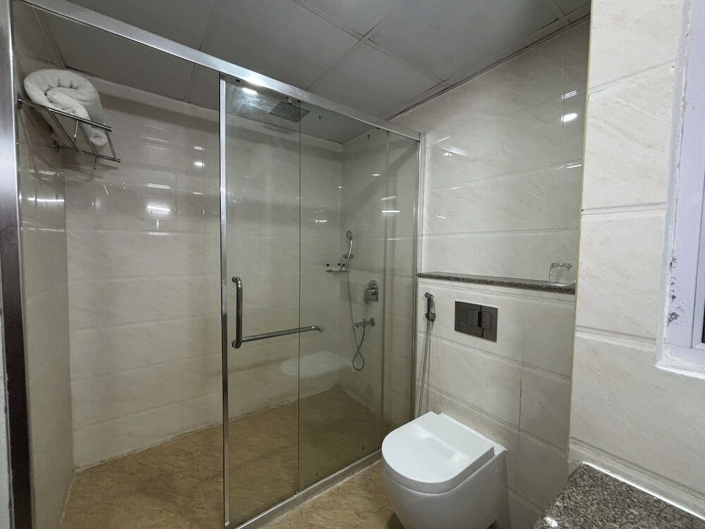 Фото Triguna Clarks Inn