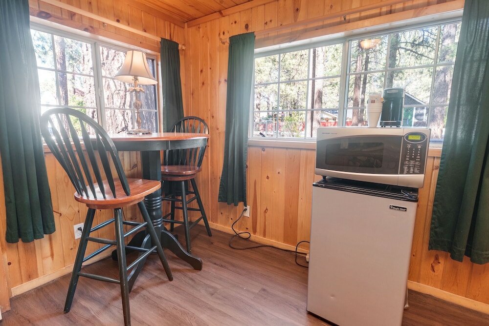 Фото Black Forest Lodge And Cabins