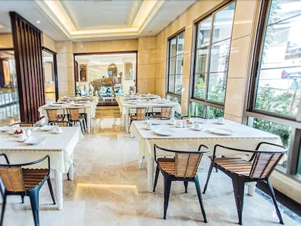 Фото March Hotel Pattaya