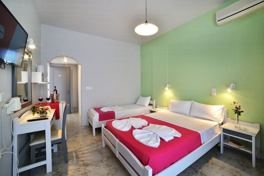 Фото Nereides Hotel