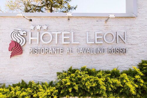 Гостиница Hotel Leon в Сан-Джованни-Ротондо