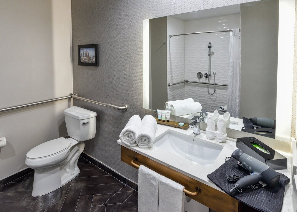 Фото Hollywood Inn Suites Hotel