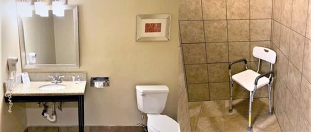 Фото Comfort Suites San Clemente Beach