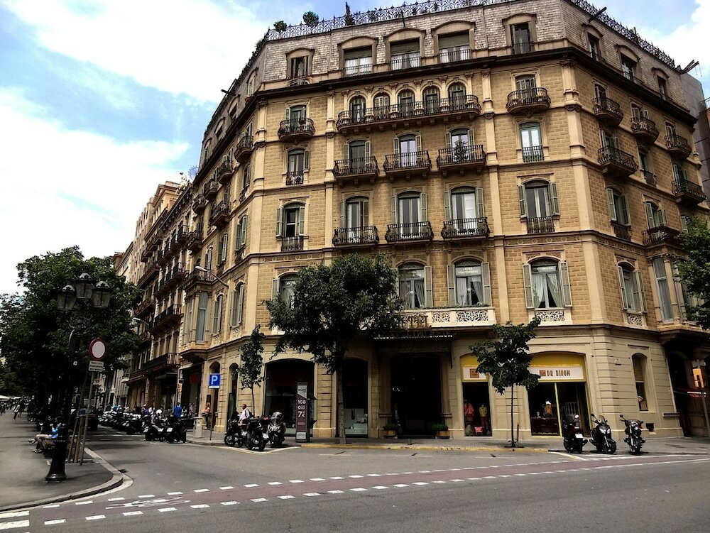 Фото отеля 2