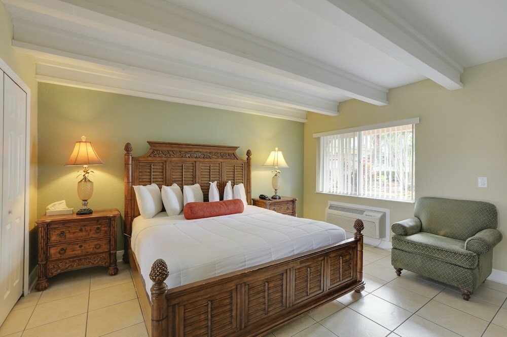 Фото The Bayside Inn & Marina