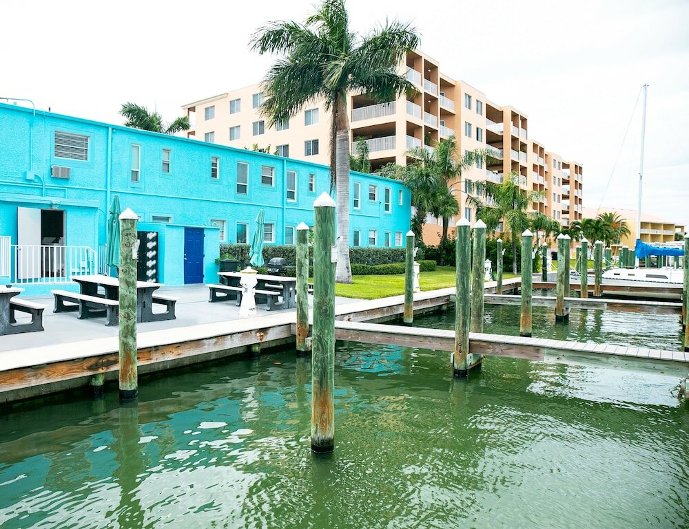 Фото The Bayside Inn & Marina