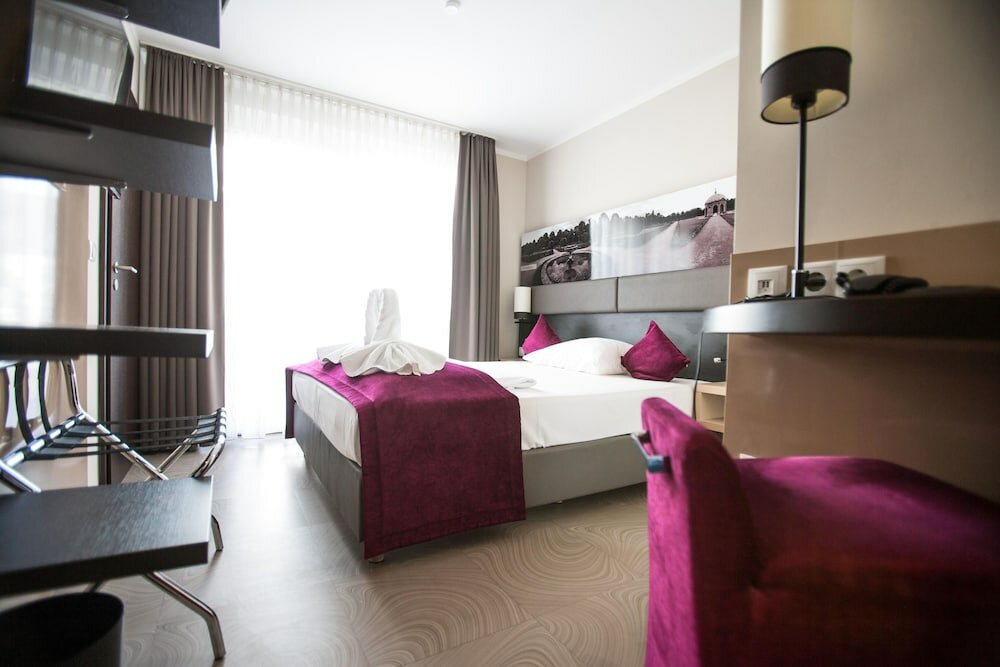 Фото Amalienburg Boutique & Boarding Hotel