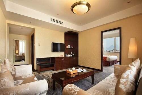 Гостиница Guilin Lijiang Waterfall Hotel в Гуйлине
